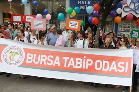 Cumartesi Nöbetleri Ve Aile Sağlığı Merkezi Çalışanlarının Direnişi Üzerine Sesli Düşünceler