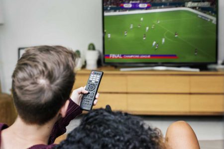 Araştırma: Televizyon izlemek, oturarak çalışmaktan daha riskli