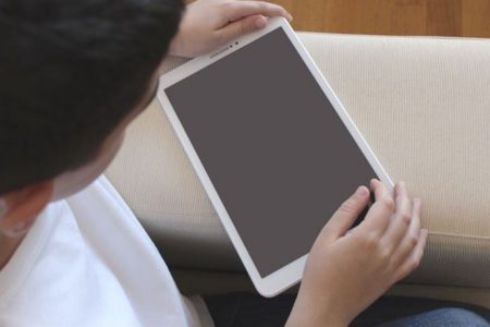 Aileleri dijital dünyanın tehlikelerine karşı uyardılar