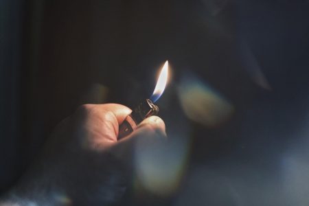Bilim insanları her sigaraya, sigara karşıtı uyarı koymayı öneriyor