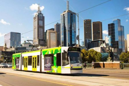 Melbourne tramvay hattı tamamen güneş enerjisiyle işletiliyor
