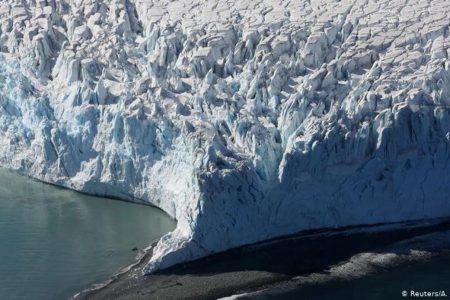 Antarktika’da deniz seviyesinin yükselmesine yol açabilecek devasa bir delik keşfedildi