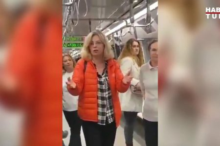 İstanbul Gönüllüleri Doktorlar Grubu metroda virüsten nasıl korunulacağını anlattı
