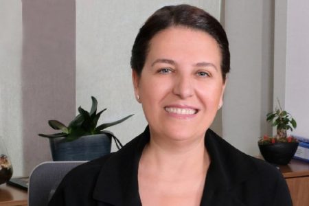 Sağlık çalışanları corona sürecinde her gün kahramanlık hikâyesi yazıyor