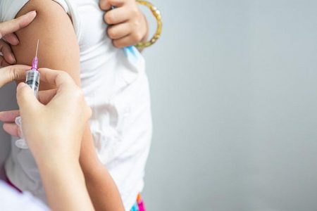 TTB’den yeni aşılama kararına tepki: Aile hekimleri 10 milyon nüfusun okul aşısını nasıl yapacak?