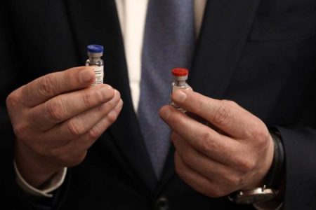 Rusya’dan aşı olacaklara ‘iki ay alkol kullanmayın’ çağrısı