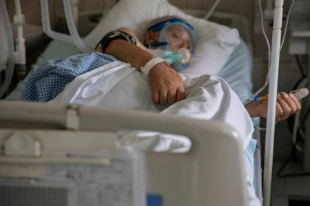 Her 10 hastadan birinde, belirtiler en az üç ay daha devam ediyor