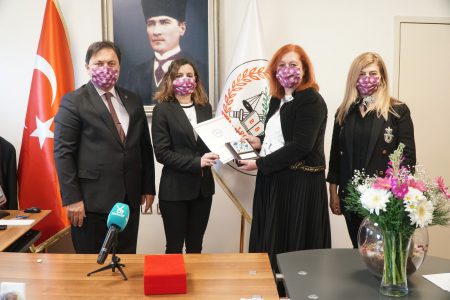 Güçlü Kadın Başarı Ödülü Dr. Elitez’e verildi