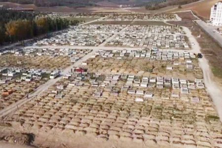 Bursa’nın en büyük kent mezarlığı definlere kapatıldı