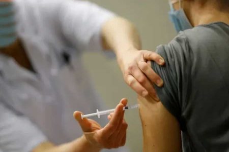 Prof. Pala: Aşı hedefine ulaşana kadar günde 450 bin test yapılmalı
