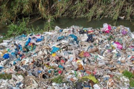 İngiltere’deki plastik atıkların yaklaşık yüzde 40’ı Türkiye’ye ihraç edildi ve yasa dışı yollarla toplanıp yakıldı