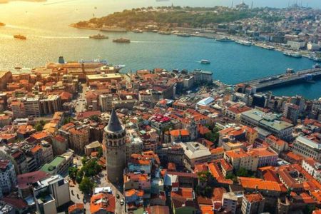 İngiltere’de otel karantinasından kaçınmak isteyen yolcular Türkiye üzerinden seyahat ediyor