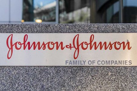 Johnson and Johnson, güneş kremlerini piyasadan toplattı