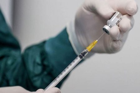 Üreticiler isteksiz, hükümetler sessiz, düşük gelirli ülkeler aşısız