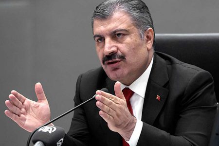 Bakan Koca: Covid-19 geçirenlerde, 3 yıl boyunca mevcut ölümlerin 3-4 katı kadar kayıp bekleniyor