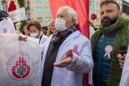 “Ananızı babanızı tedavi ettik biz. Yapmayın Allah aşkına!”