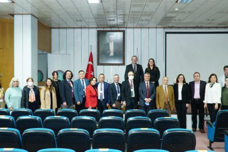 Sürekli Tıp Eğitimi Yayınlarımıza Destek Verenlere Teşekkür Plaketi
