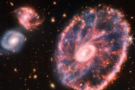 Dünya’dan yaklaşık 500 milyon ışık yılı uzaklıkta: James Webb Teleskobu Cartwheel Galaksisi’ni görüntüledi