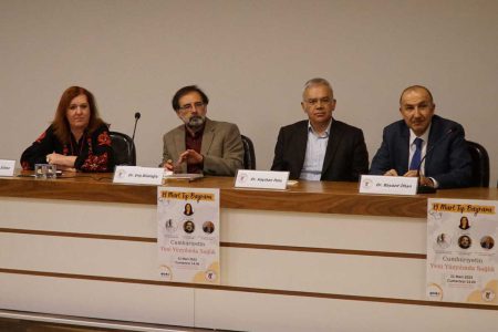 ‘Cumhuriyetin Yeni Yüzyılında Sağlık’ Paneli Gerçekleştirildi