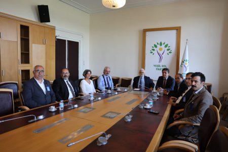 TTB, TDB, TMMOB ve KESK Heyeti Memur Maaşı ve Emekli Aylıkları Düzenlemesi ile İlgili Meclis’te Ziyaretlerde Bulundu