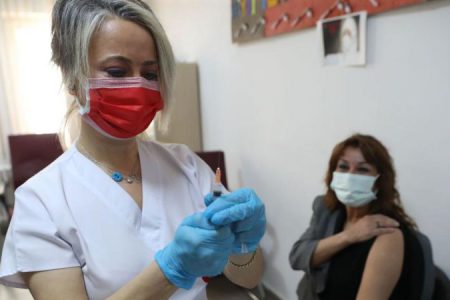 Türkiye’de Covid-19 için yeni bir aşı programına ihtiyaç var mı?