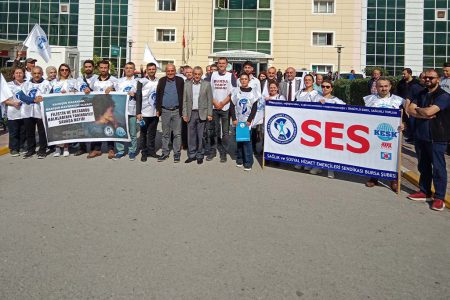 Bursa’da Sağlık Emekçileri ‘Savaşa Hayır’ Dedi
