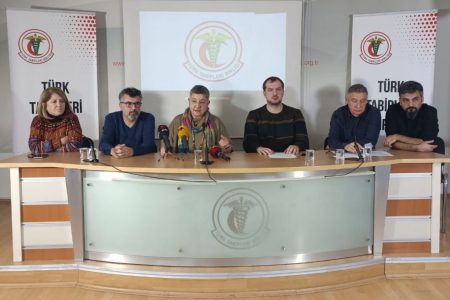 TTB, Hekimlerin Çalışma Koşulları, Ekonomik Sorunları ve Şiddet Hakkındaki 2023 Kasım-Aralık Anketi Sonuçlarını Paylaştı: Çözüm “Beyaz Reform”da Değil, Haklarımız İçin Mücadelede!