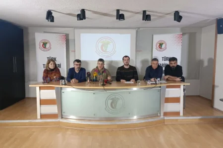 Geçen yıl iki hekimden biri şiddet gördü