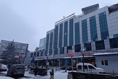 Hasta mısınız? Siz bir de sağlık sistemini görün