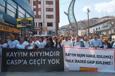 TTB, TMMOB ve KESK’ten Hakkari’de Kayyum Atamasına Karşı Yapılan Nöbete Destek Ziyareti