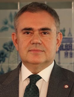 Ecz. Arman ÜneyTürk Eczacıları Birliği Başkanı